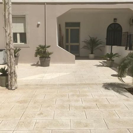 Scogliera Apartments Авола Екстериор снимка