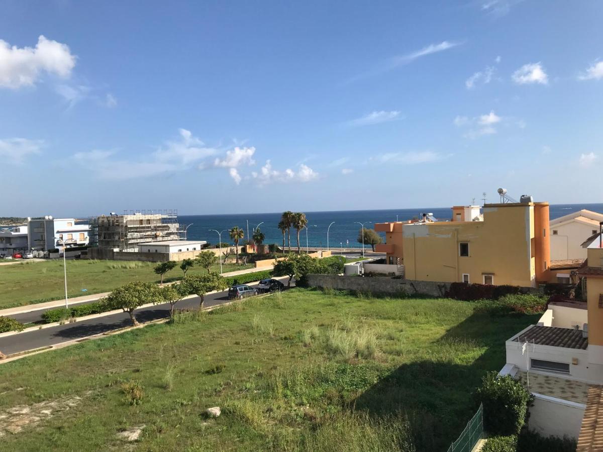 Scogliera Apartments Авола Екстериор снимка