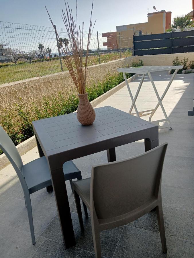 Scogliera Apartments Авола Екстериор снимка